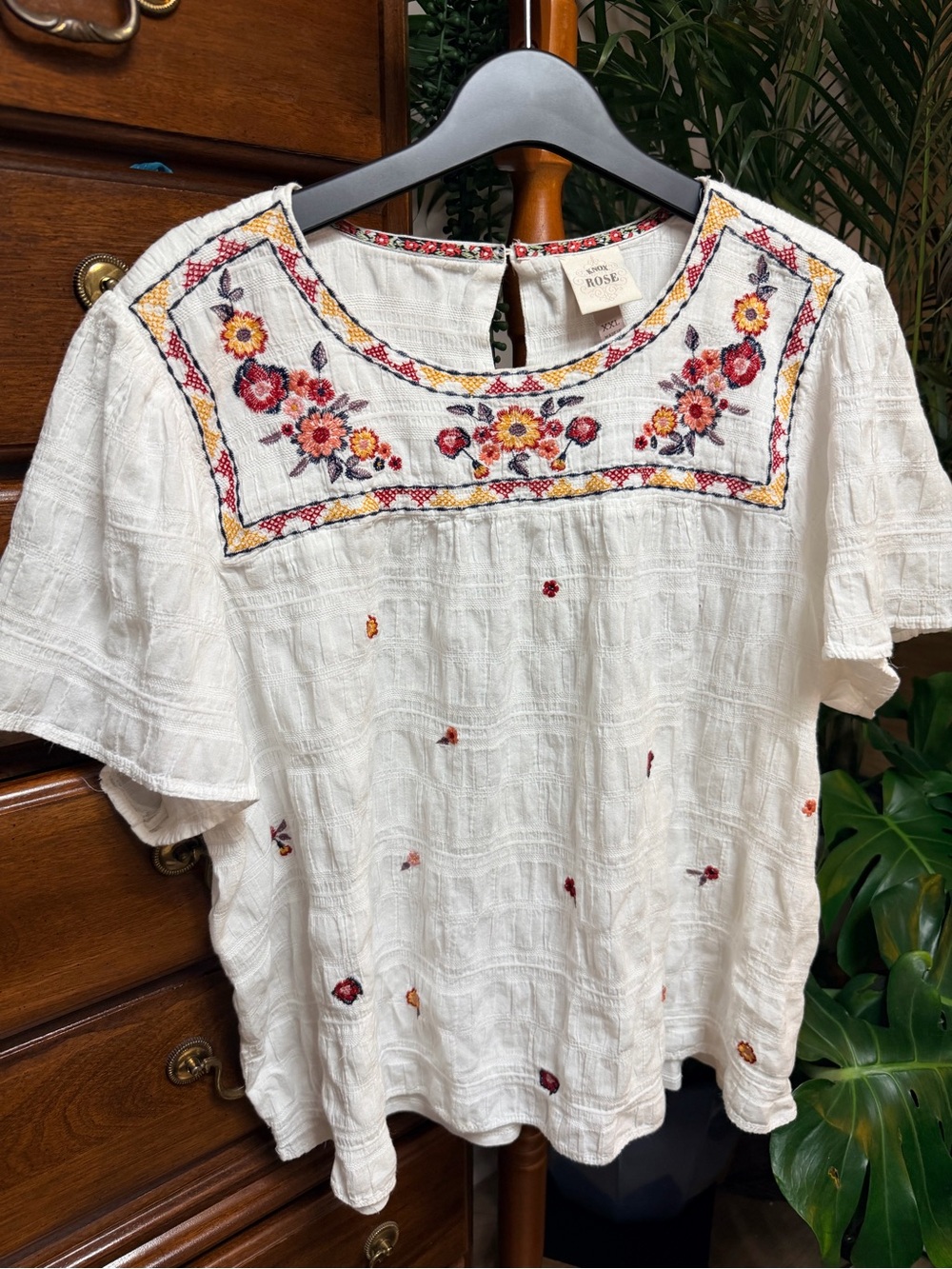 Knox Rose White Embroidered Floral Peasant Blouse